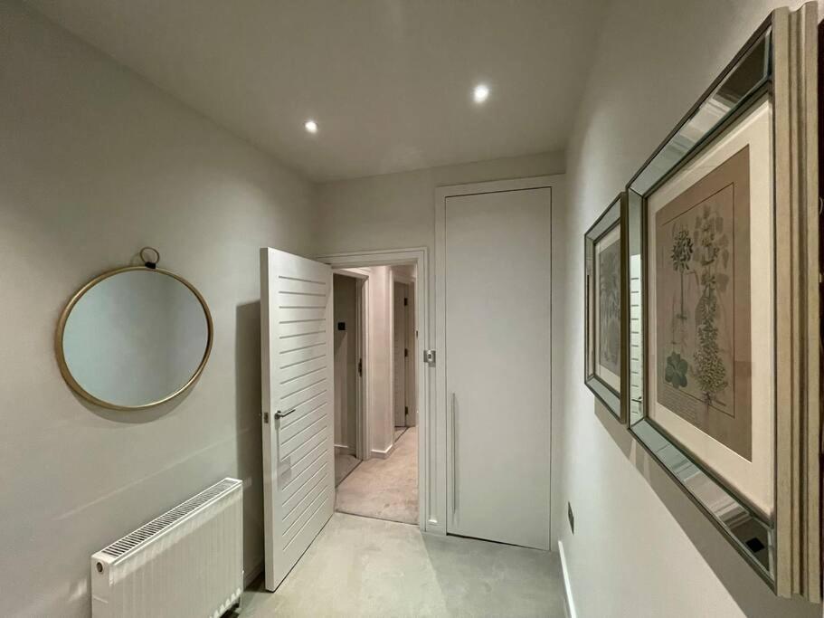Quintessential Town House Close To Central Londres Exterior foto